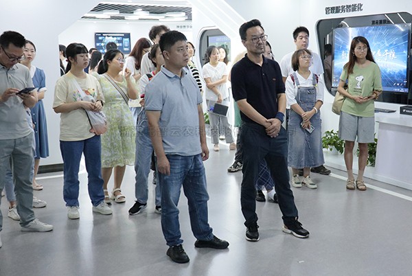 中國農科院茶葉研究所所長助理、科技處處長姚明哲一行赴茄子视频免费观看參觀調研