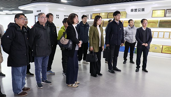 浙江省農業科學院病毒學與生物技術研究所所長徐俊鋒一行蒞臨茄子视频免费观看調研考察