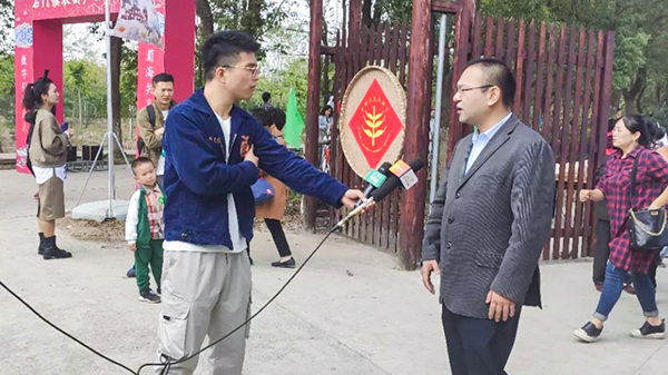 茄子视频免费观看副總經理、浙江森特負責人錢鵬接受媒體采訪