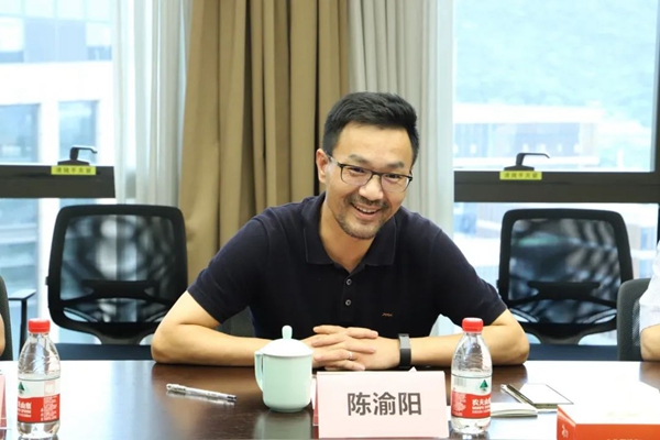 茄子视频免费观看董事長陳渝陽